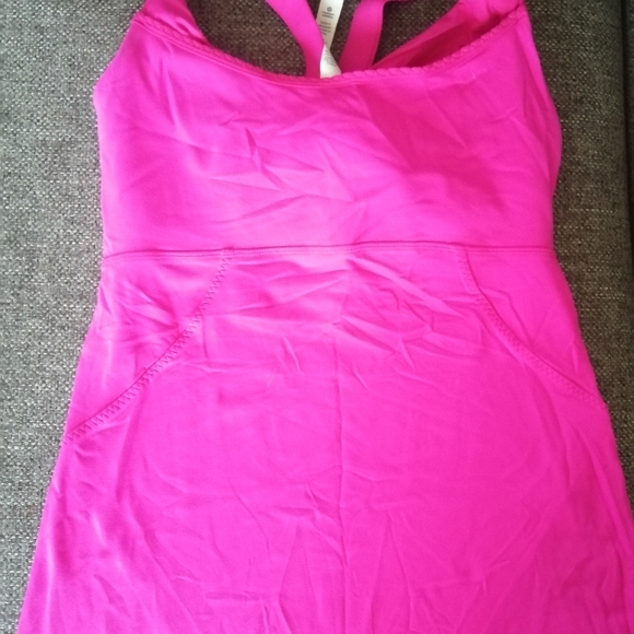 Lululemon tank - Picture 1 of 2